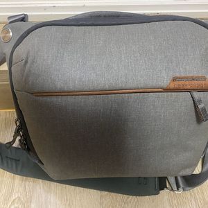 부산 픽디자인 에브리데이 v2 카매라 가방 판매합니다