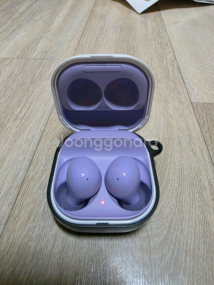 갤럭시버즈2 라벤더 색상 팝니다--2