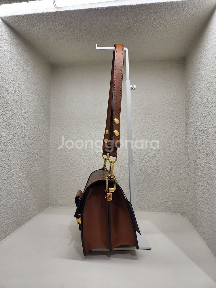 루이비통 리버스 모노그램 미니도핀 M44580--1