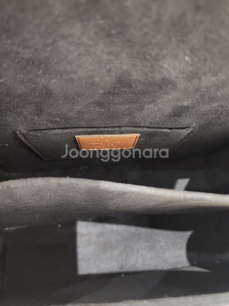 루이비통 리버스 모노그램 미니도핀 M44580--6