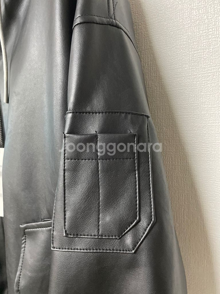 브이투 비건레더 후드점퍼(남여공용)--3