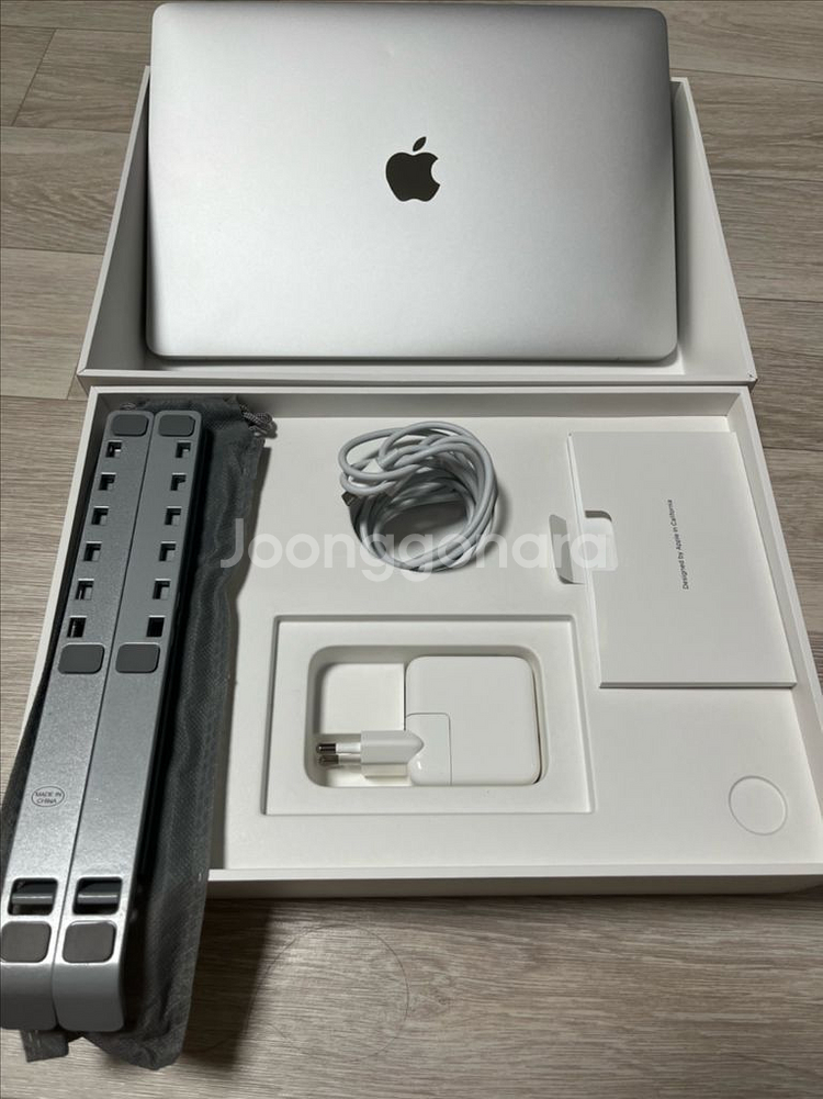 맥북 에어 m1 실버 256GB 16GB--0