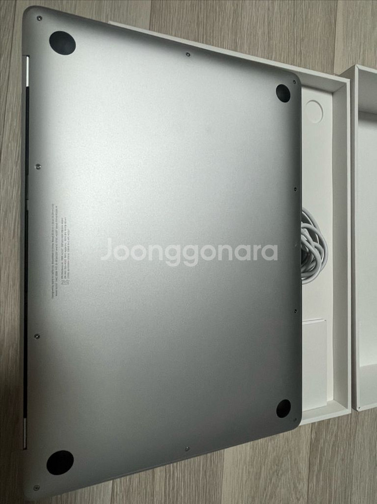 맥북 에어 m1 실버 256GB 16GB--1