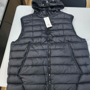 새상품 cp컴퍼니패딩 조끼 XL