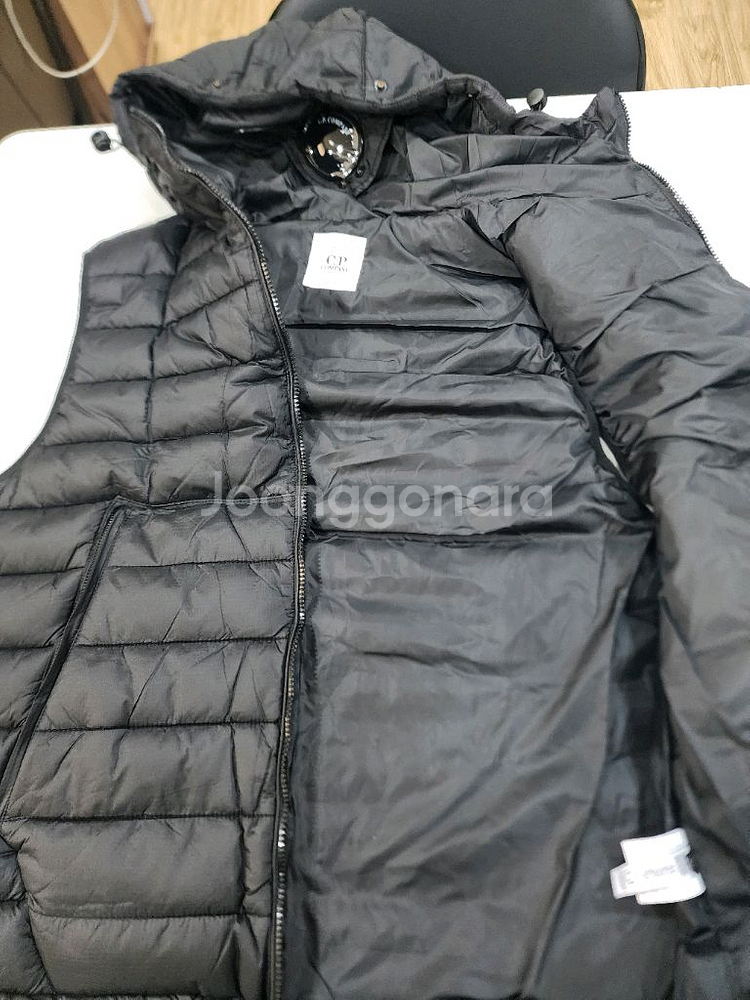 새상품 cp컴퍼니패딩 조끼 XL--2