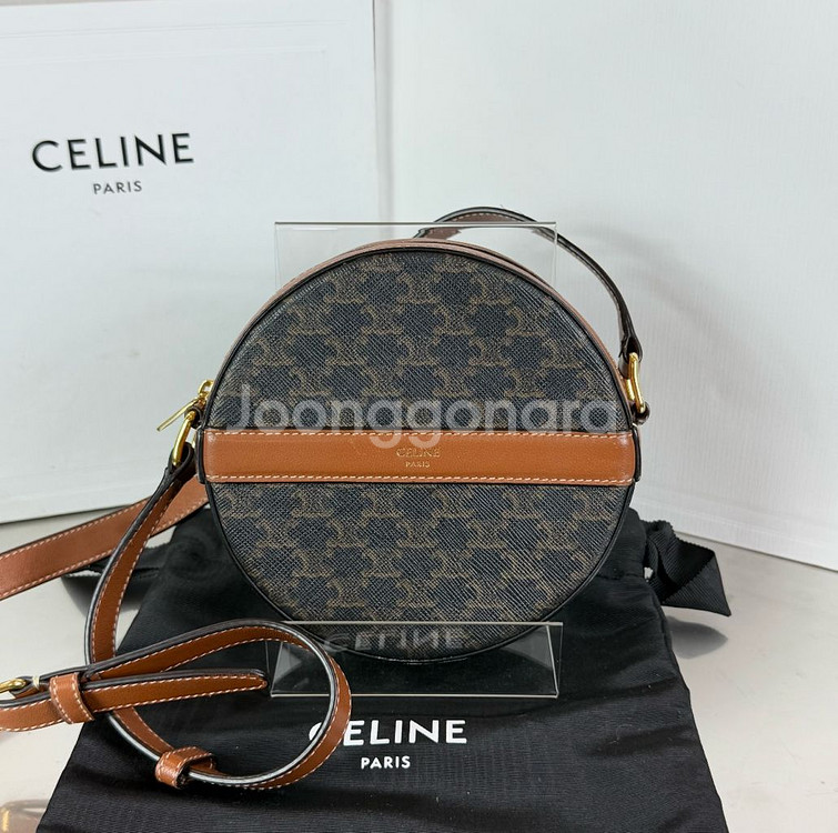 셀린느 트리옹프 스트랩 라운드 퍼스 크로스백--1