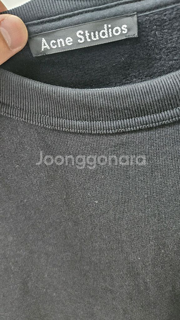 아크네 페어뷰 스웻셔츠 블랙(L)--3
