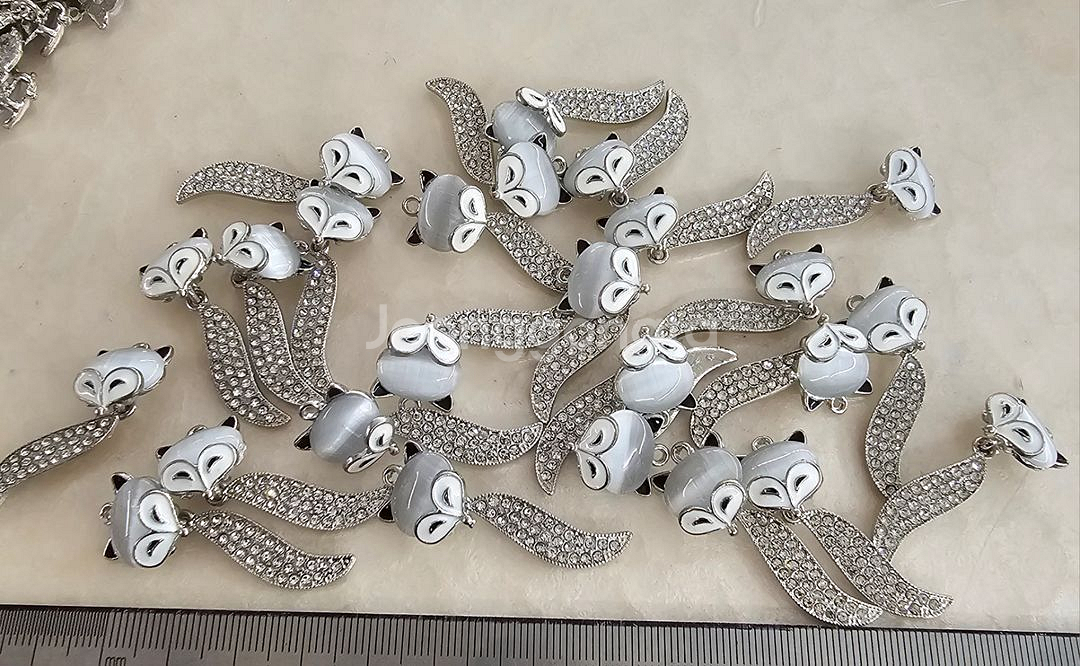 금속장식 여우꼬리달랑이 25개 일괄--0