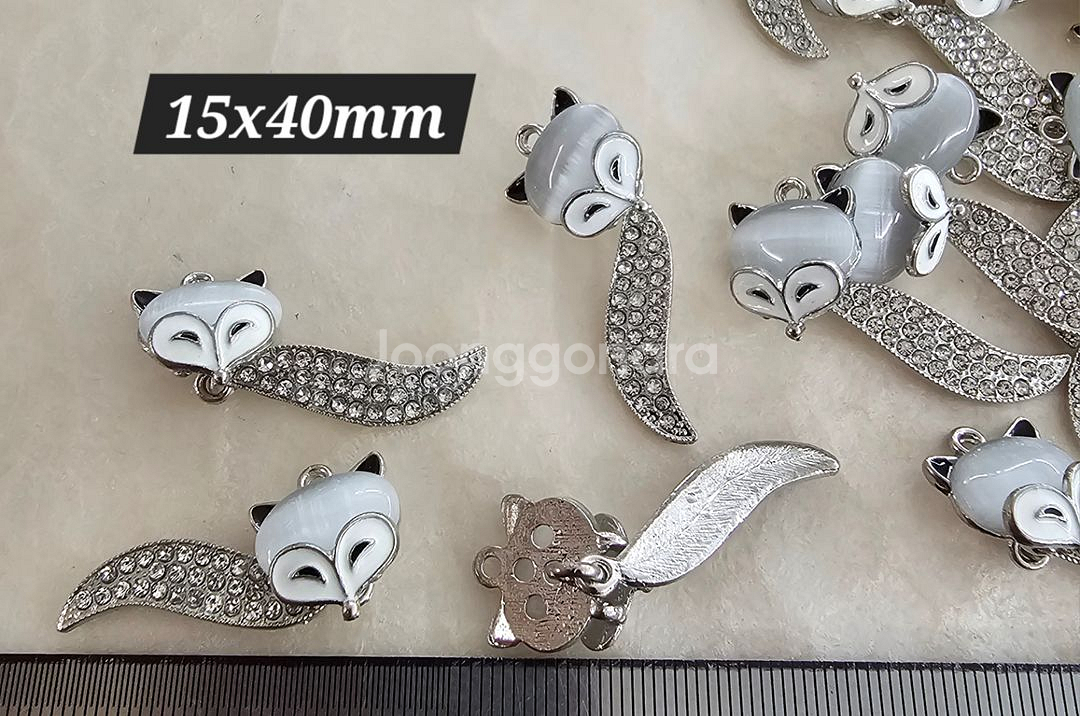 금속장식 여우꼬리달랑이 25개 일괄--1