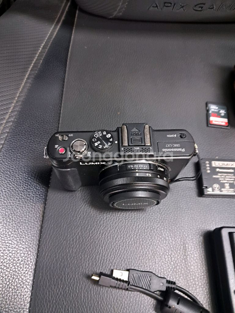 파나소닉 루믹스 DMC-LX7 카메라입니다.--1