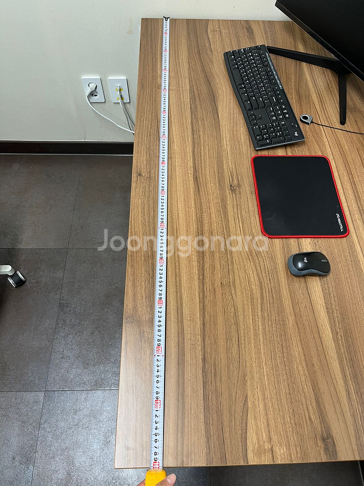 두닷 책상 가로 140 세로 76 높이 70 판매합니다--2