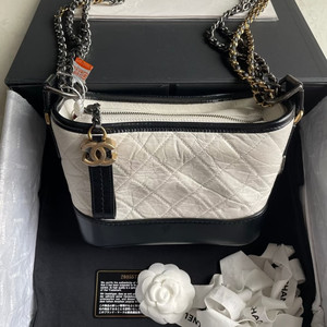 샤넬 가브리엘 호보백 중고