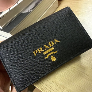 프라다 사피아노 메탈 로고 카드지갑
