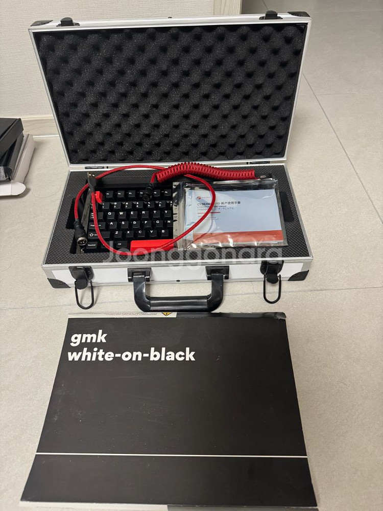 (커스텀키보드)사이버보드r2 젯블랙팝니다--1