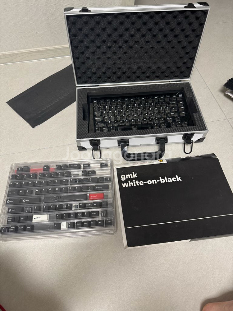 (커스텀키보드)사이버보드r2 젯블랙팝니다--2
