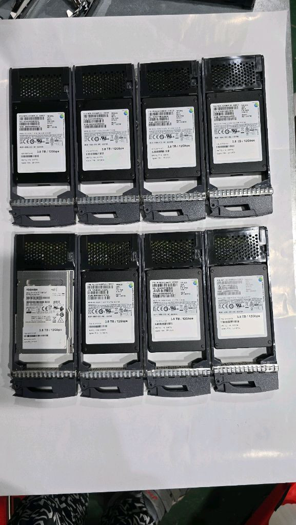 3.8TB SSD 12Gbps 넷앱 스토리지 전용(SA--3