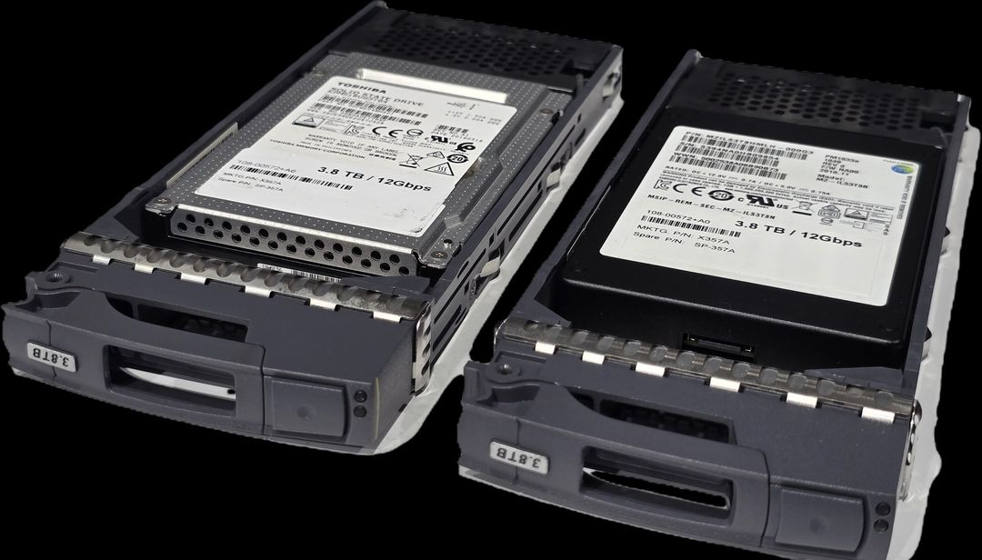 3.8TB SSD 12Gbps 넷앱 스토리지 전용(SA--1