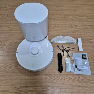 아이닉 i9 로봇청소기 + 스테이션 (자동 먼지 비움)