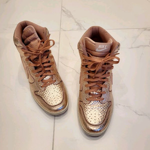 NIKE 덩크스카이하이컷 운동화 (39)