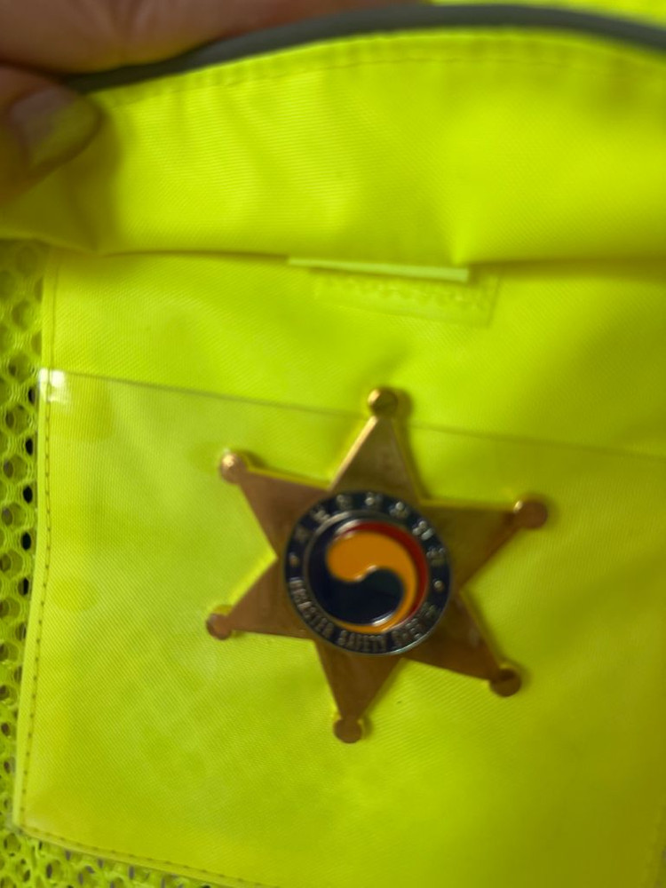 [새것]남녀공용 재난안전보안관 유니폼 조끼&뱃지2개--3