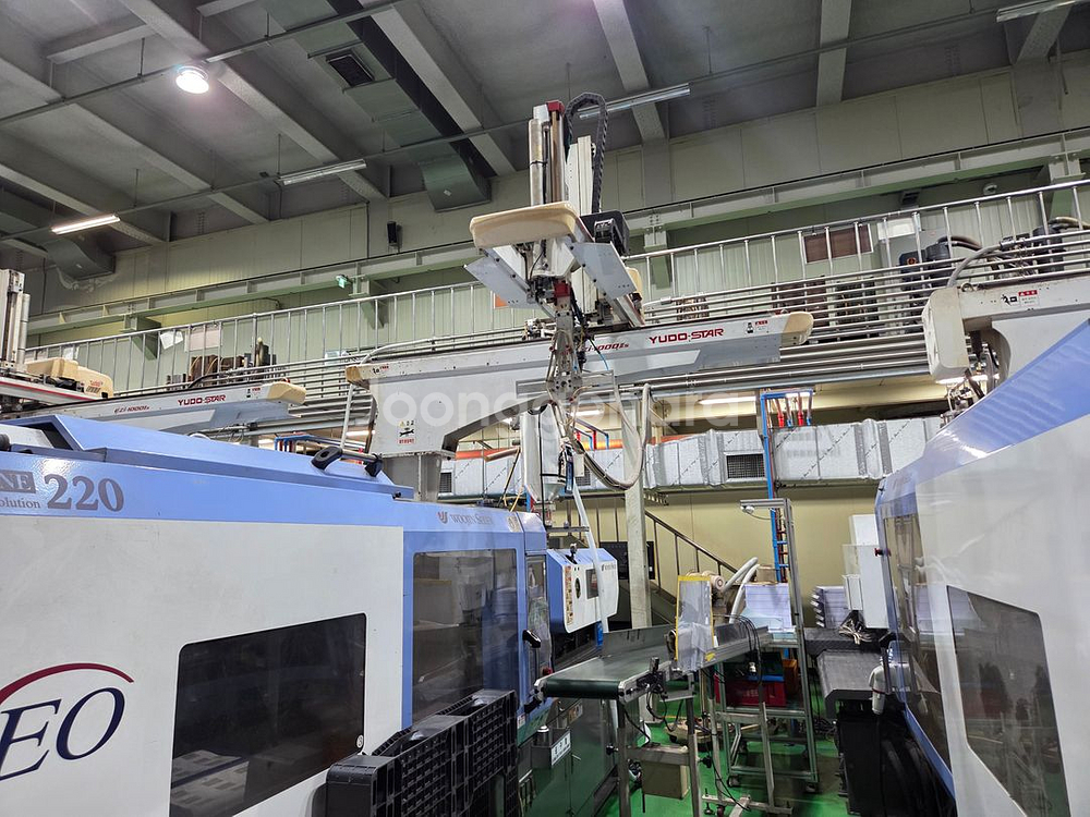 중고사출기 우진 220톤--1