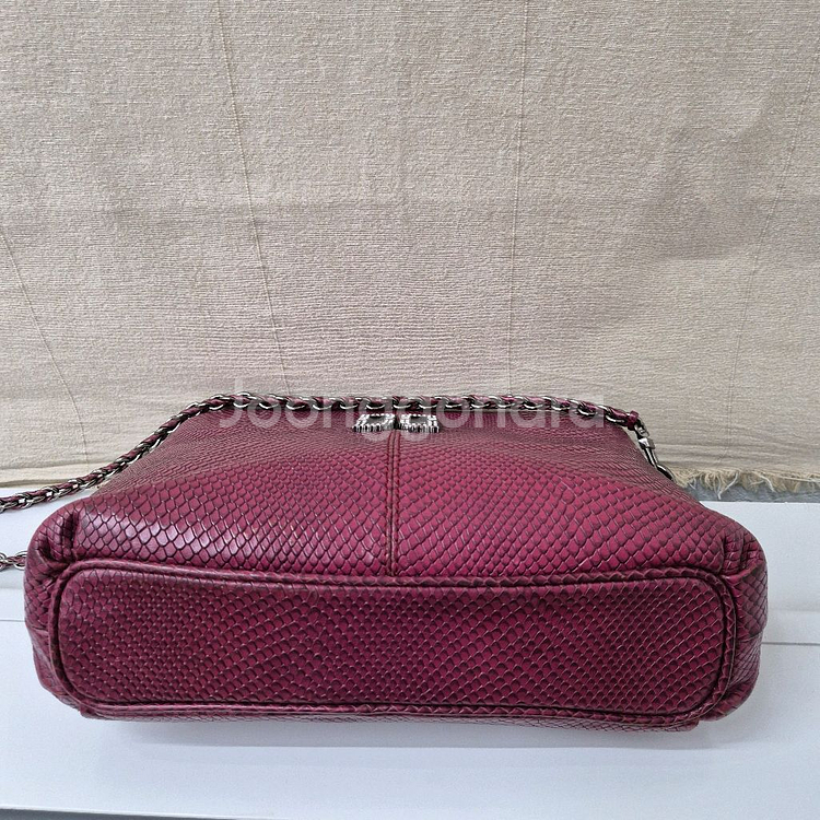 닥스 큐빅로고 체인숄더백--2