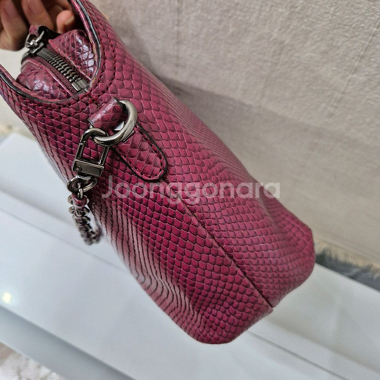 닥스 큐빅로고 체인숄더백--3