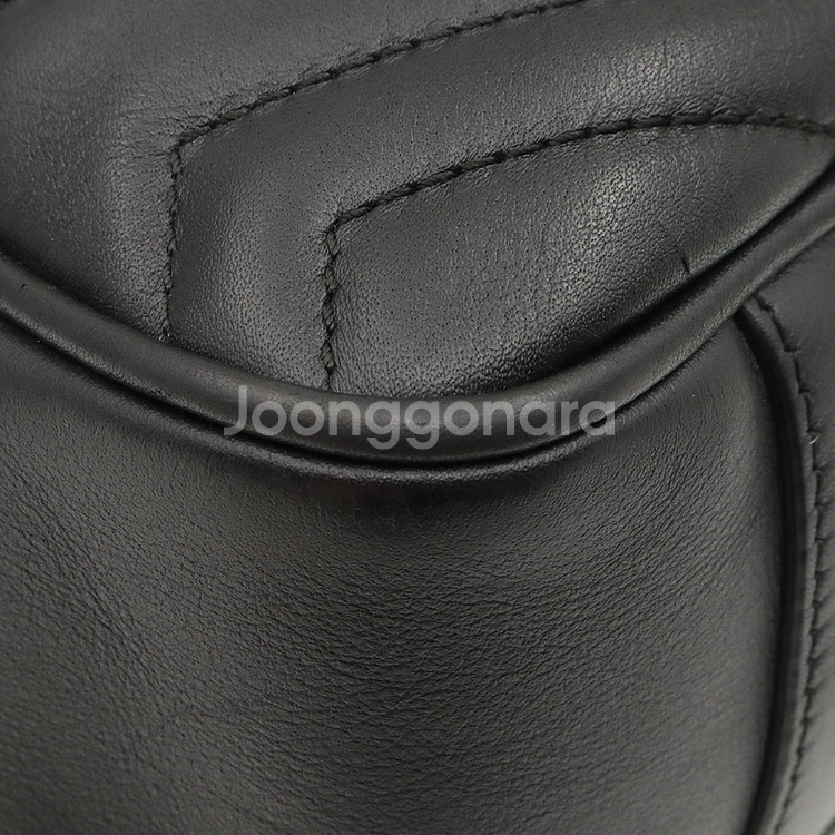 구찌 블랙 레더 GG마몬트 쉐브론 카메라 크로스백--7