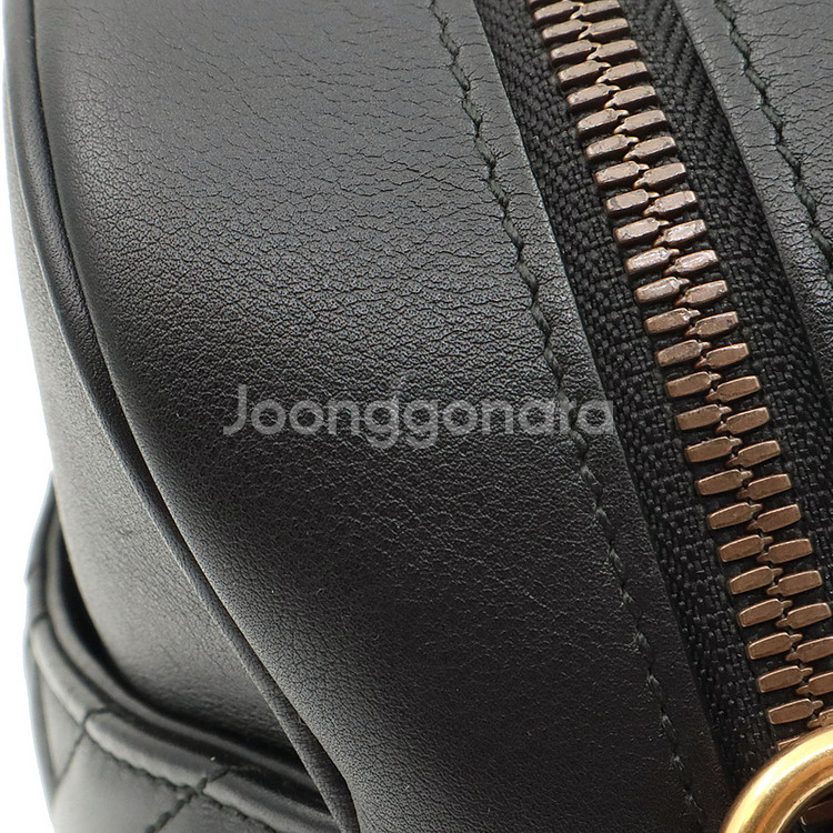 구찌 블랙 레더 GG마몬트 쉐브론 카메라 크로스백--6