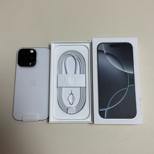 s급 풀박 아이폰16Pro 화이트 512gb