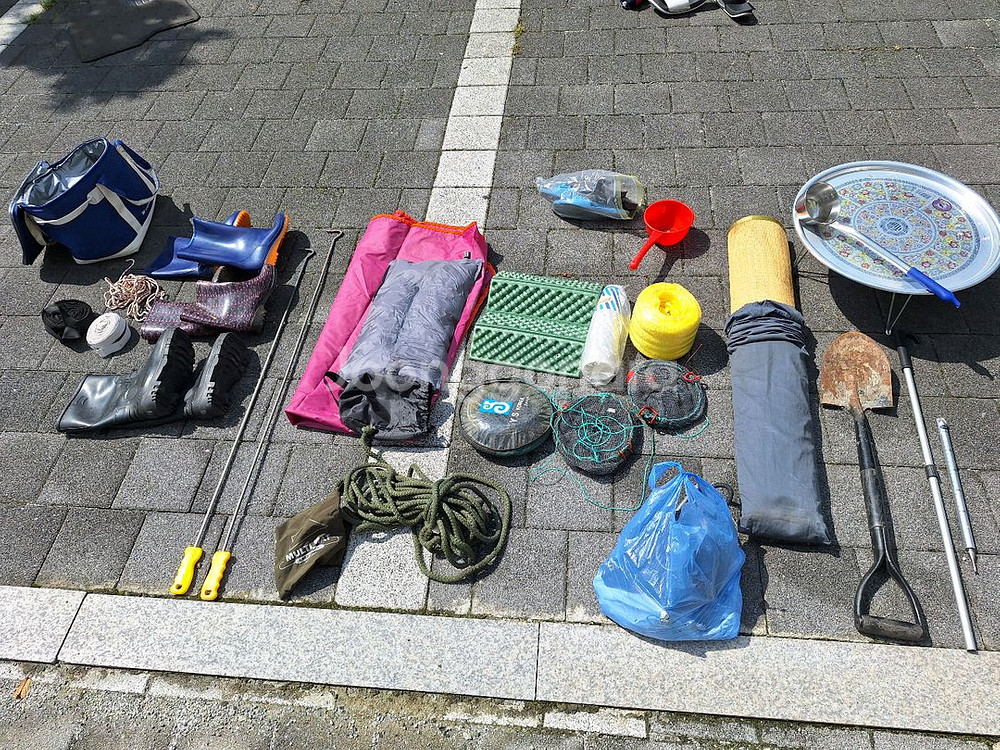 캠핑용품.어망,로프,탄력밴드스텐밥상스텐국자삽,장화들견인--0