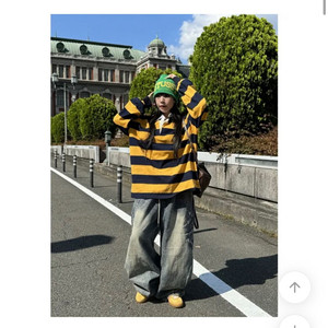 에이블리 남여공용 스트라이프 카라 티셔츠 (새상품)