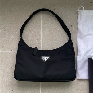 프라다 리에디션 2000 리나일론 미니호보백