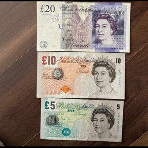 영국 파운드 구권 판매합니다 (총 35파운드)20,10