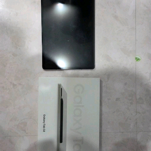 갤럭시탭 S8 128g 와이파이 판매합니다.
