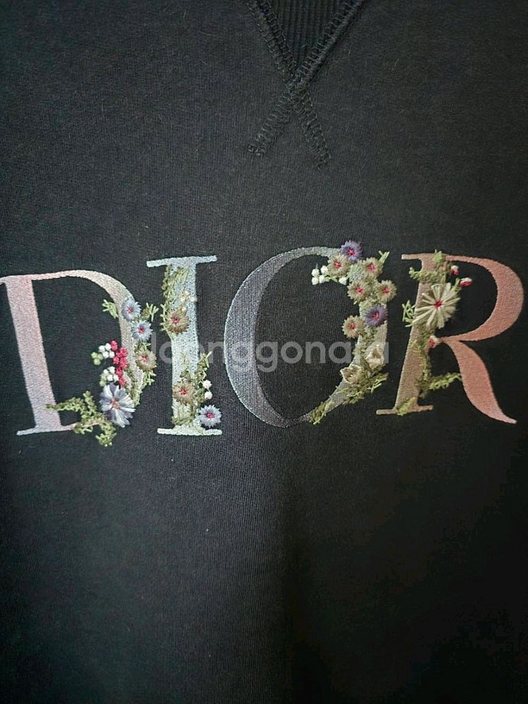 디올한정판 맨투맨--1