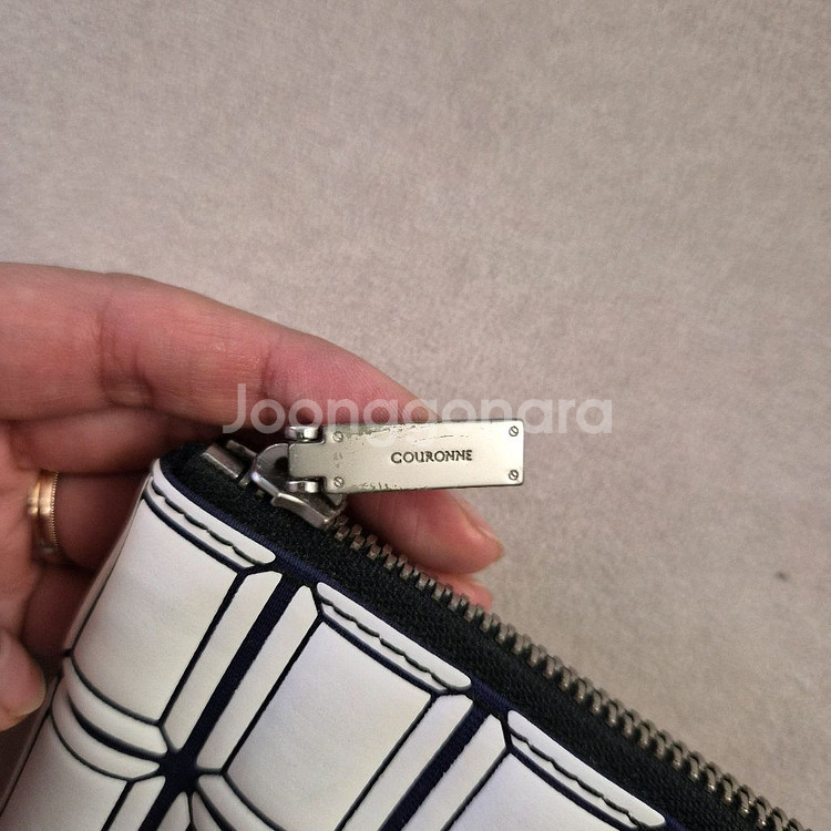 쿠론 쎄콰트레 양면배색 클러치백--4