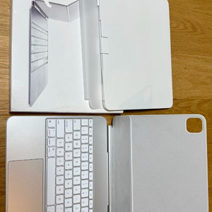 애플 iPad M4 13인치 매직키보드 화이트
