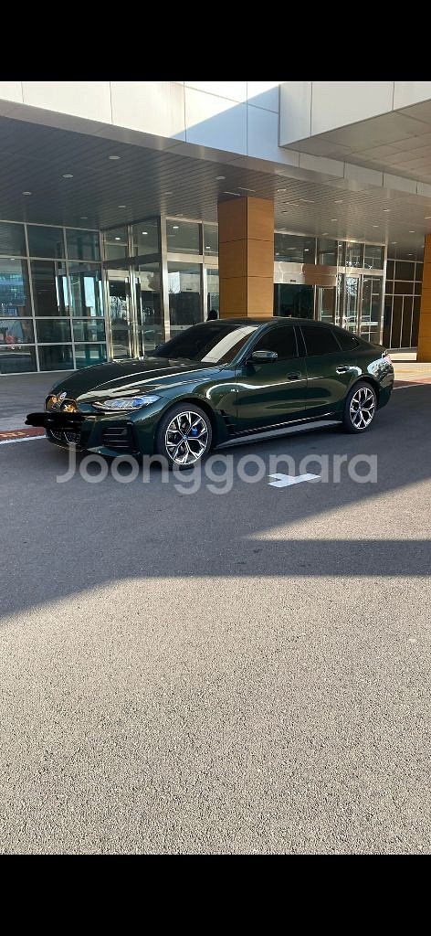 BMW i4 40M스포츠 프로 팝니다.--1