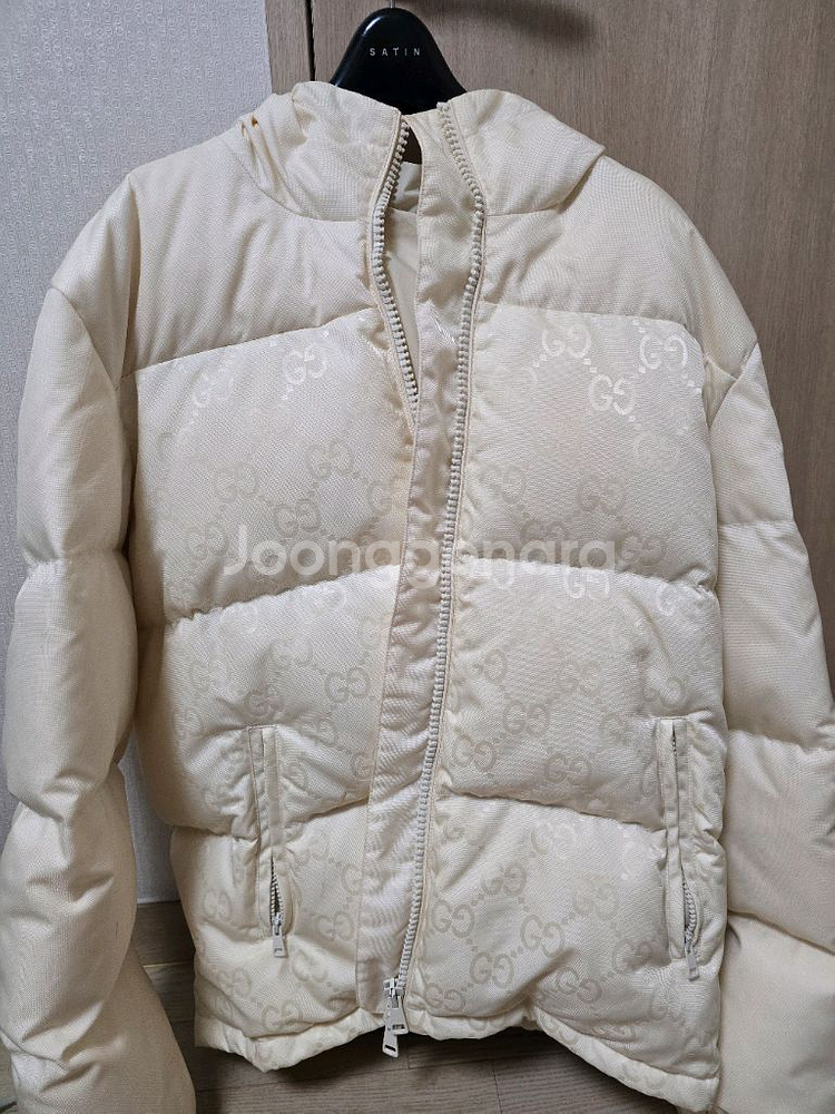 구찌 아이보리 패딩--0