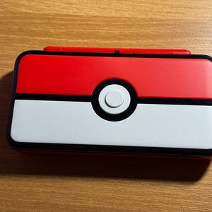 닌텐도 2DS XL 몬스터볼 에디션 판매합니다