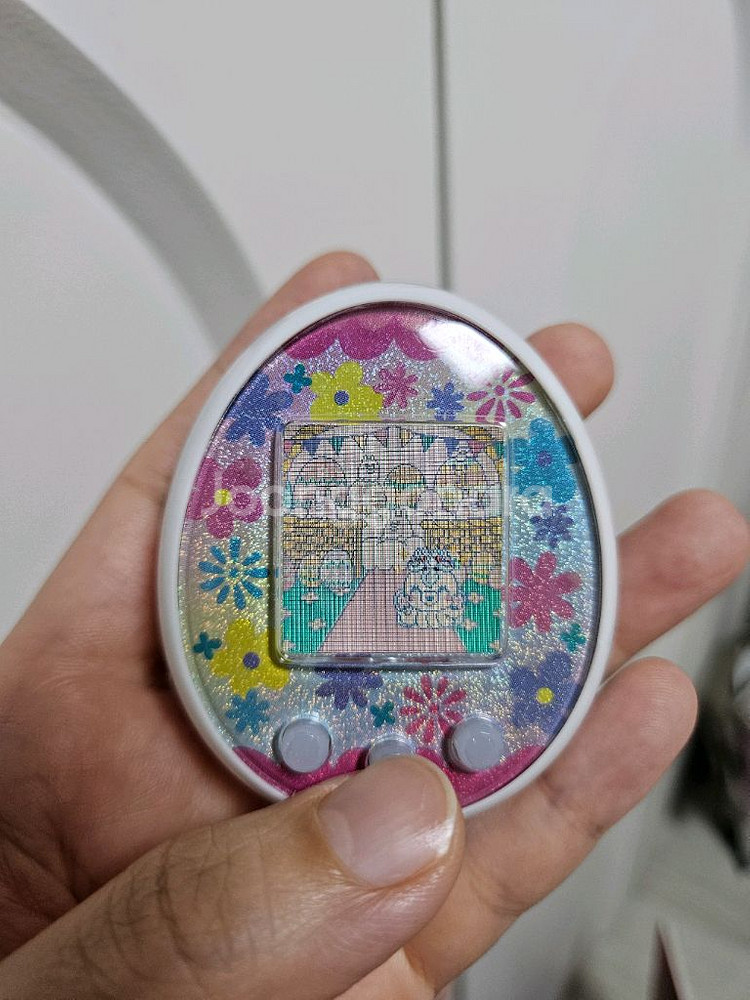 다마고치 파스텔 화이트 풀박--3