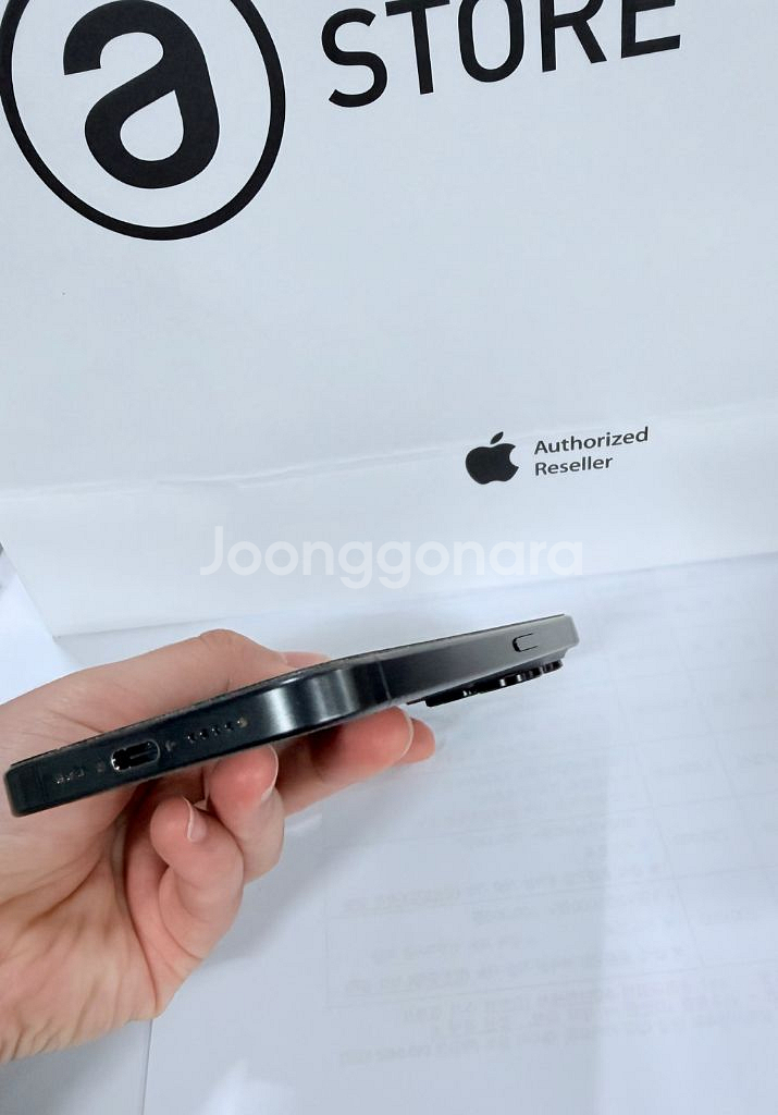 아이폰15 프로 256 블랙팝니다--3