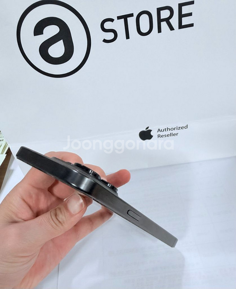 아이폰15 프로 256 블랙팝니다--2