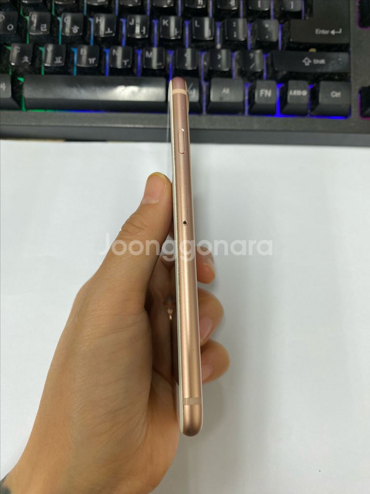 아이폰8 로즈골드 액정SS급 256G 배터리성능100%--5