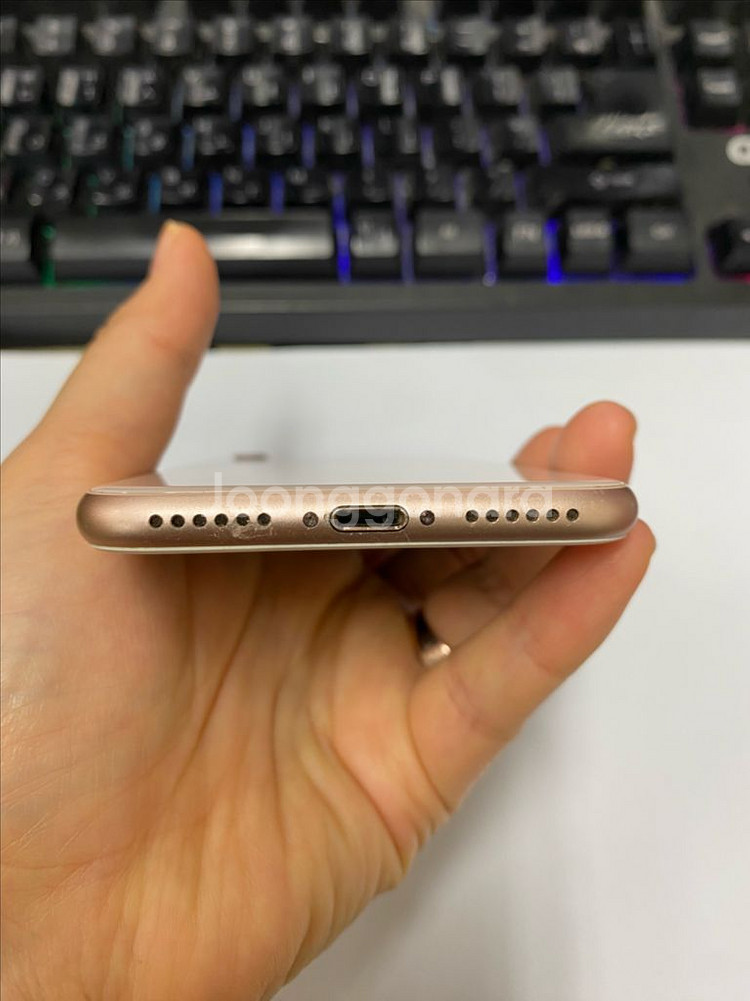 아이폰8 로즈골드 액정SS급 256G 배터리성능100%--6