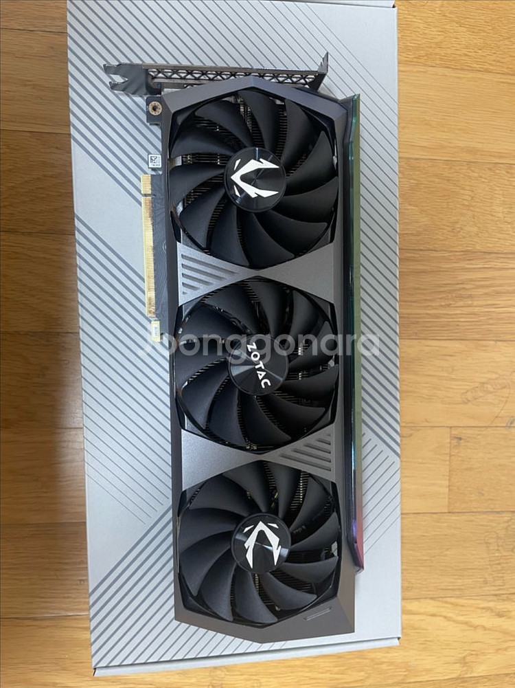 ZOTAC RTX 3070 Ti AMP Holo Bla--0
