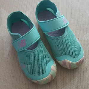 유아동 뉴발란스 아쿠아슈즈.185