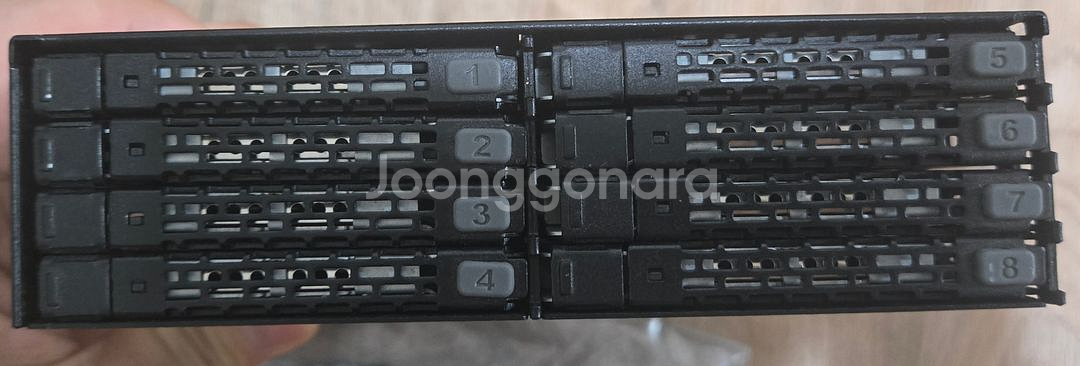 ICY DOCK HDD/SSD 2.5인치 8베이--0