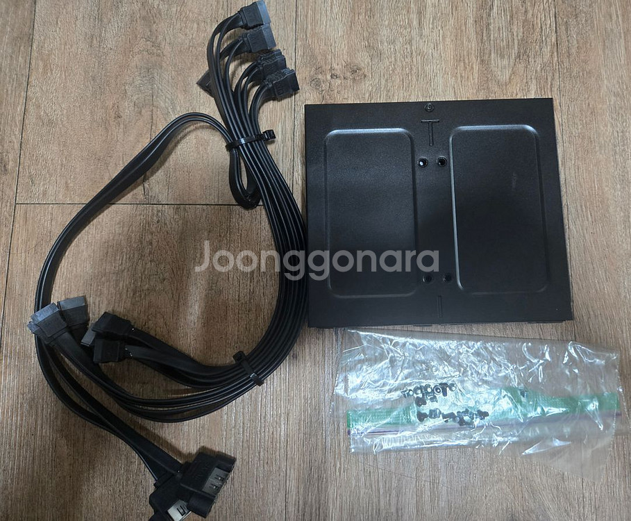 ICY DOCK HDD/SSD 2.5인치 8베이--1